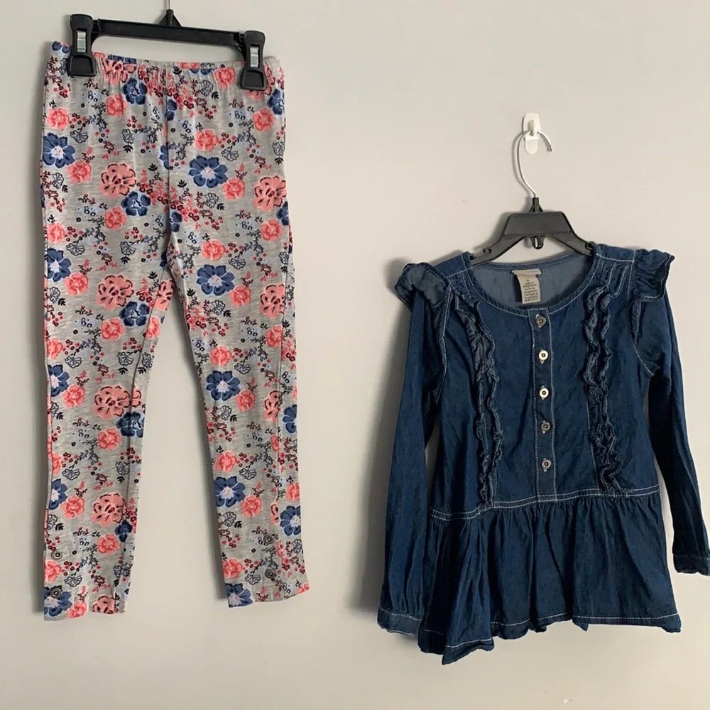 Calvin Klein Jeans 2 piece Girls outfit Size 5